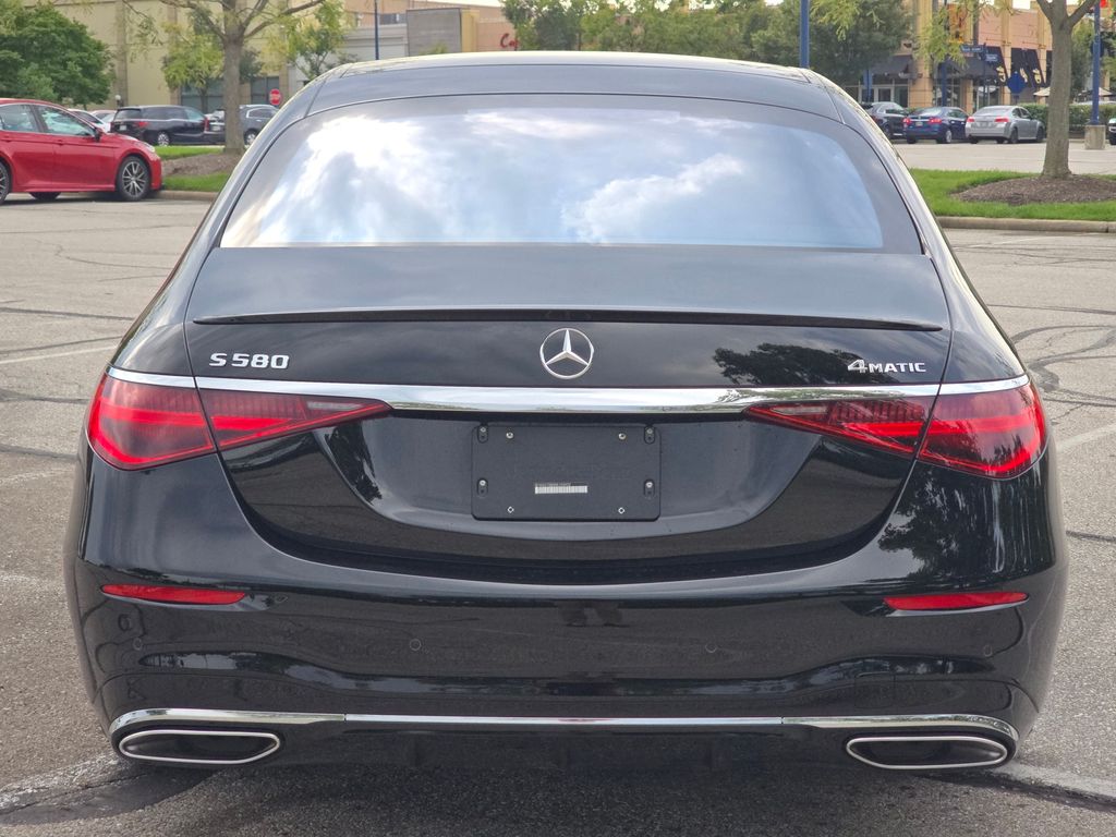 Certified Used 2022 Black Mercedes-Benz S 580 image 16
