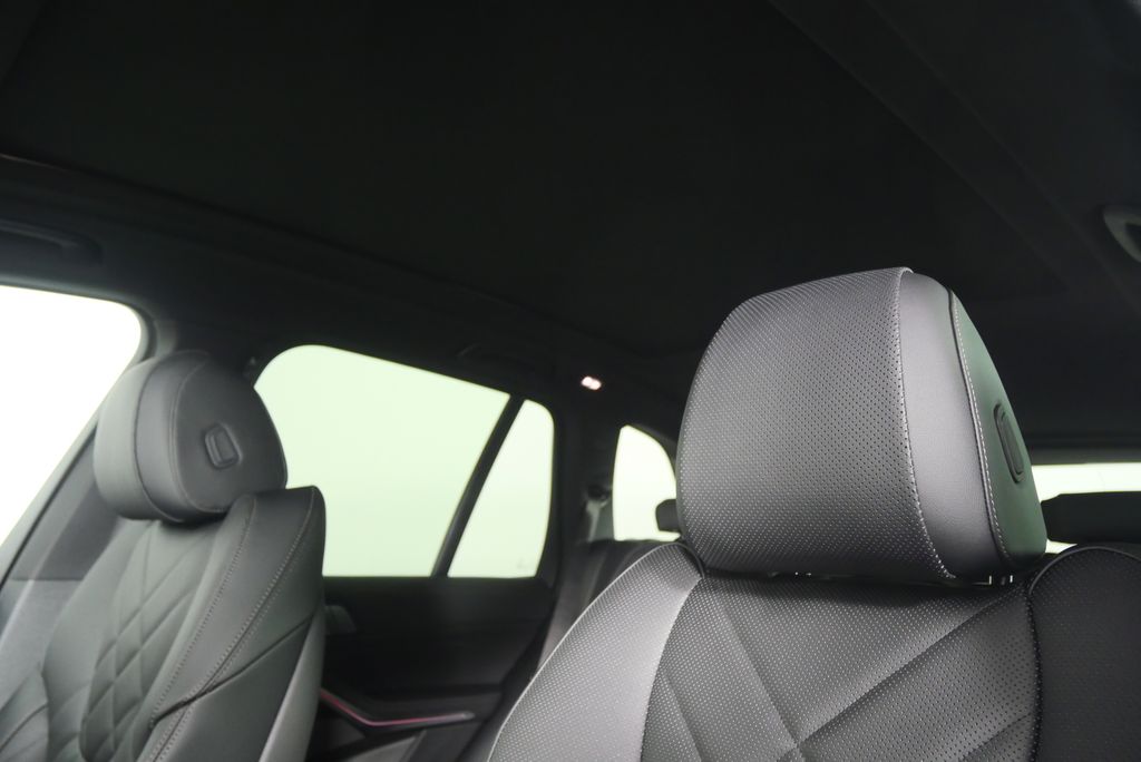 Thumbnail: 2026 BMW X5 - 12