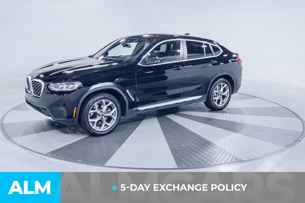 Used 2025 Black BMW xDrive30i image 3