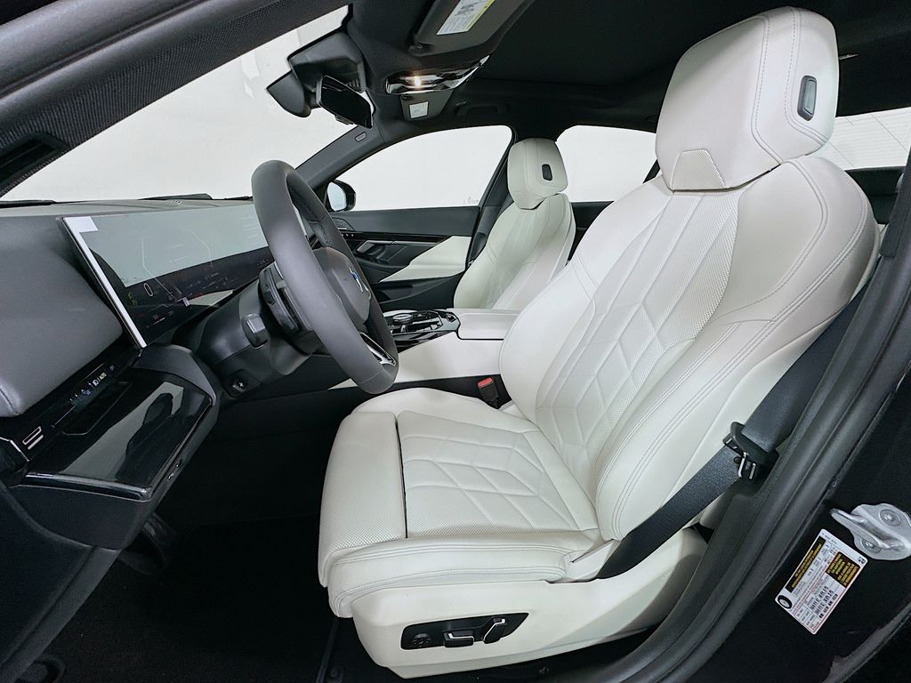 Thumbnail: 2026 BMW 5 Series - 16