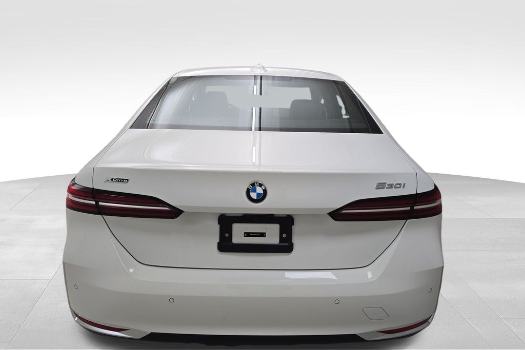 2026 BMW 5 Series 530i - Photo 9