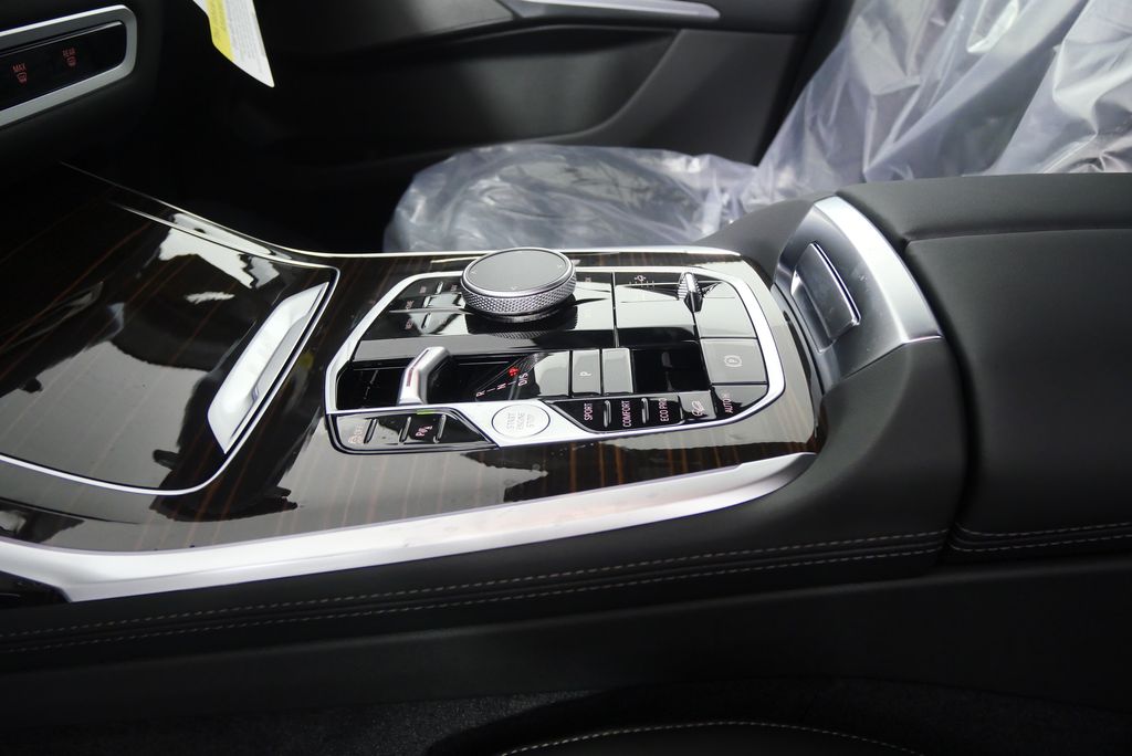 2026 BMW X7 xDrive40i 23