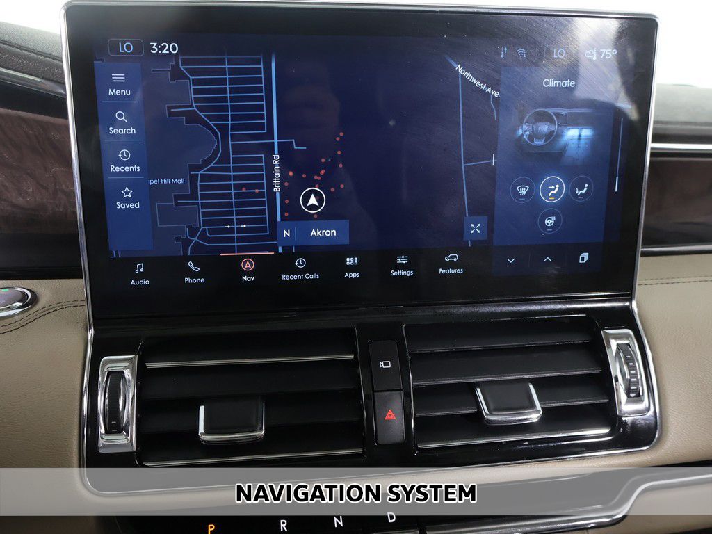 Used 2022 White Lincoln Reserve image 3