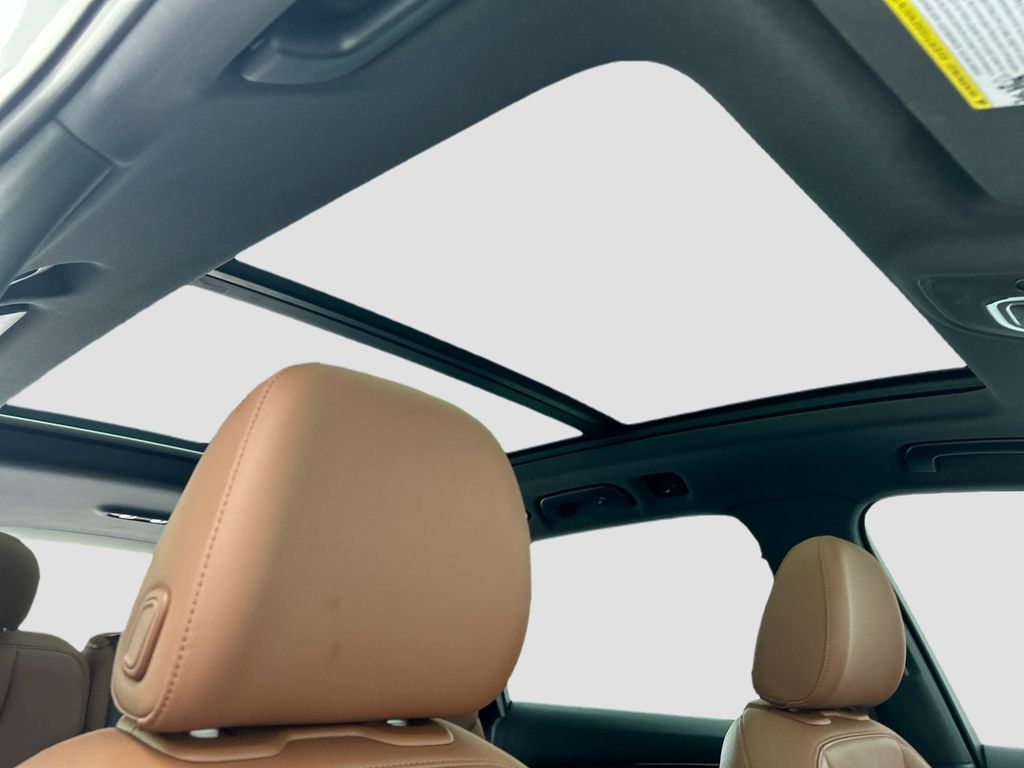 Thumbnail: 2023 Audi Q7 - 17