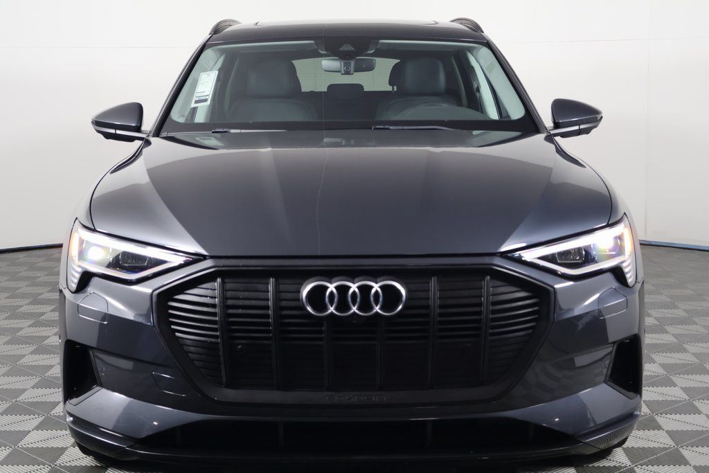 Thumbnail: 2019 Audi e-tron - 2