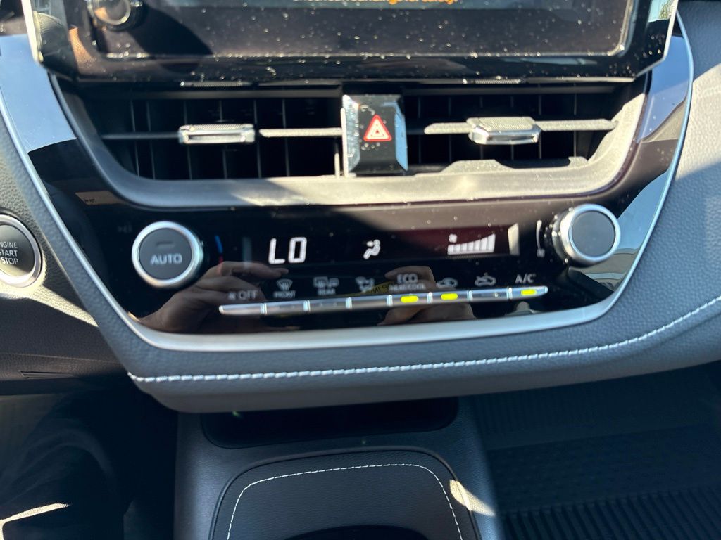 2024 Toyota Corolla Hatchback SE