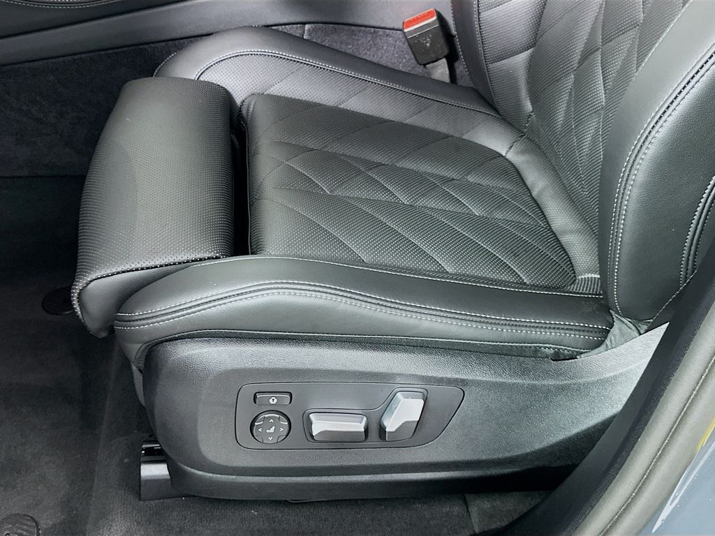 Thumbnail: 2026 BMW X5 - 20