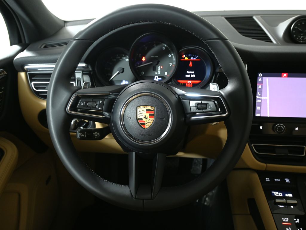 Thumbnail: 2026 Porsche Macan - 18