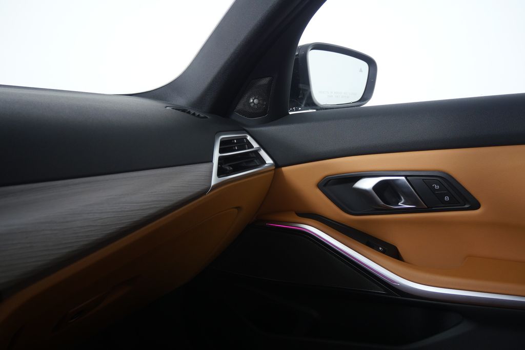 Thumbnail: 2025 BMW 3 Series - 27