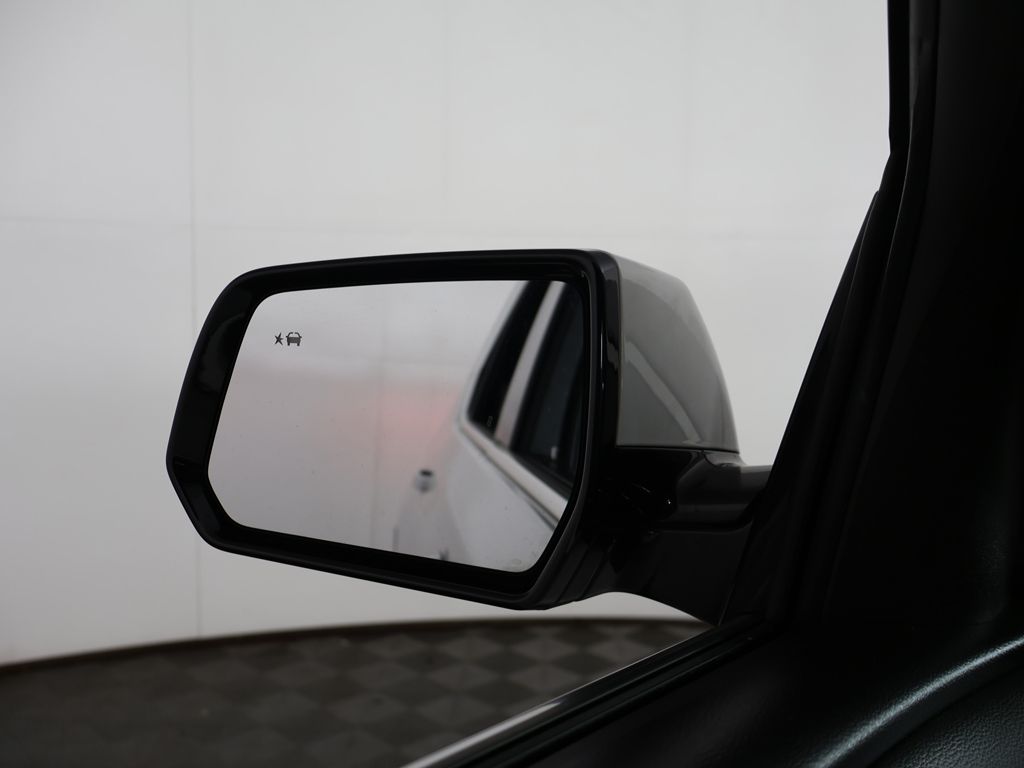 Used 2018 White Chevrolet 3LT image 38