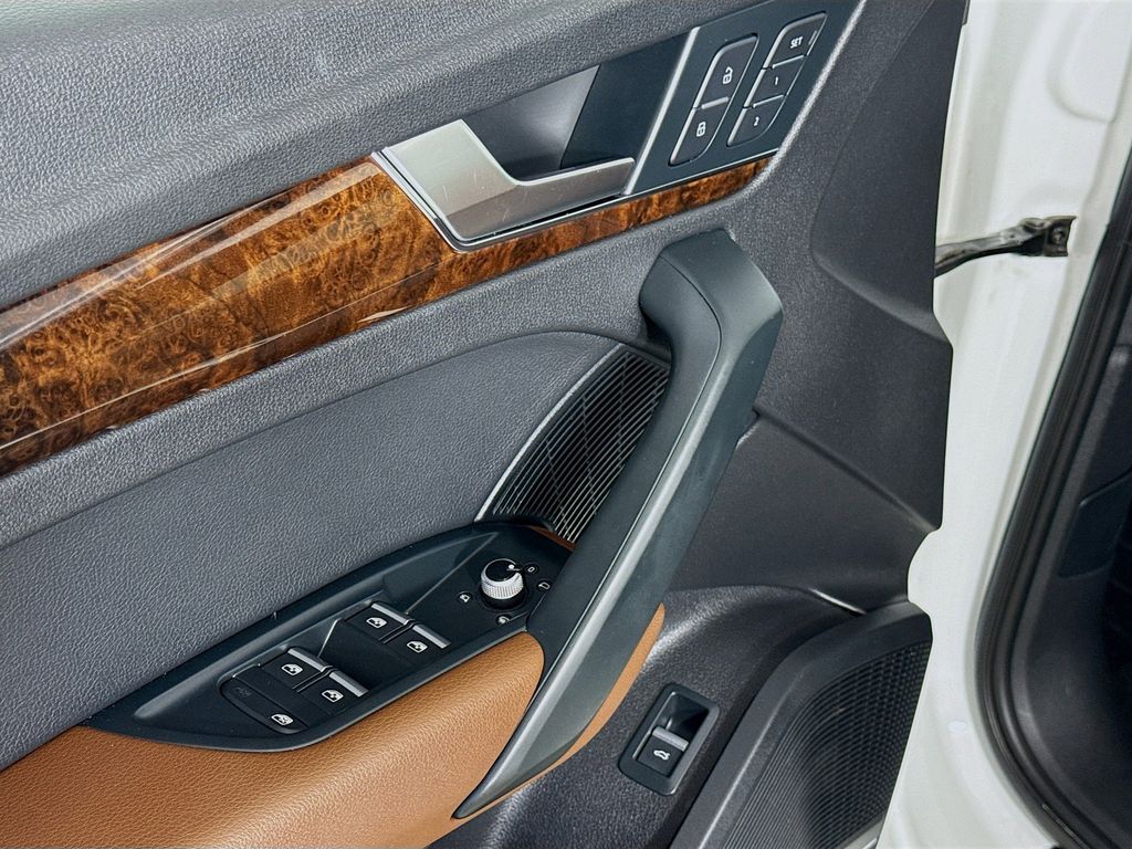 Thumbnail: 2018 Audi Q5 - 18