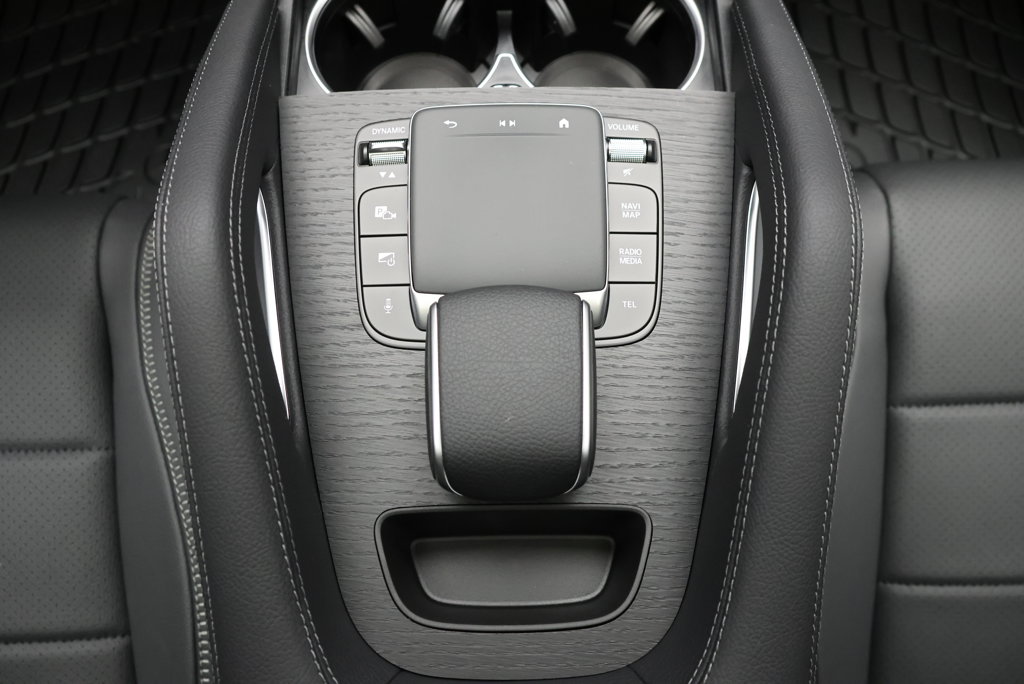 Thumbnail: 2027 Mercedes-Benz GLE - 30