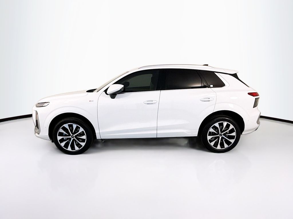 Thumbnail: 2026 Audi Q3 - 8