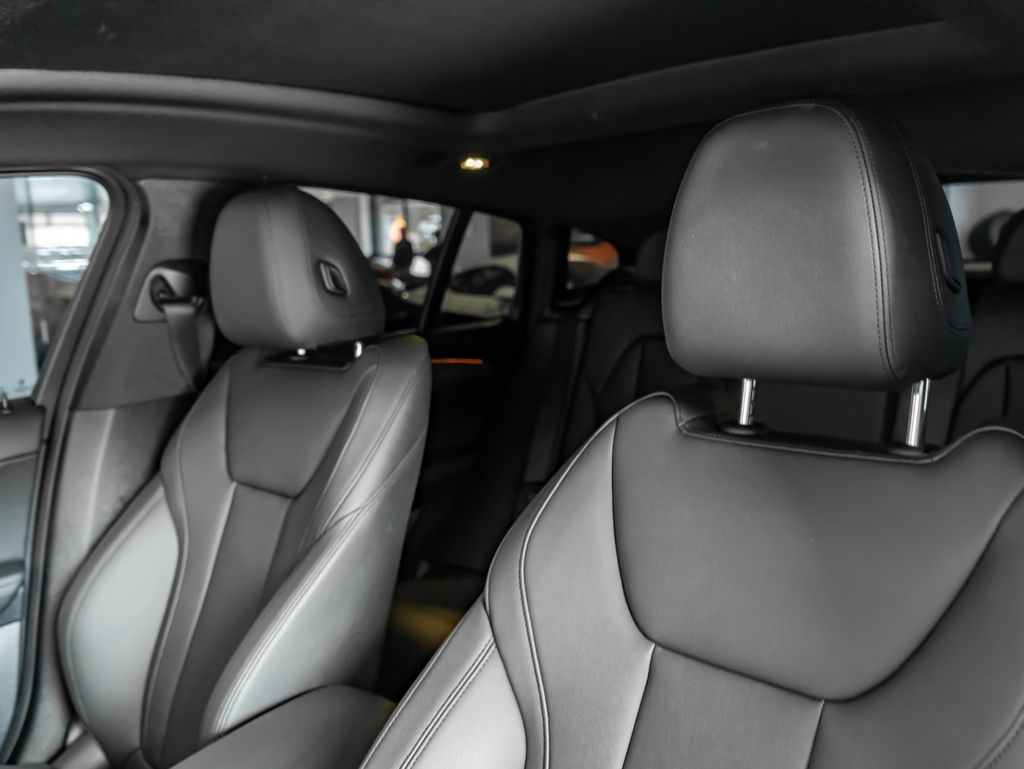 Used 2021 White BMW xDrive30i image 15