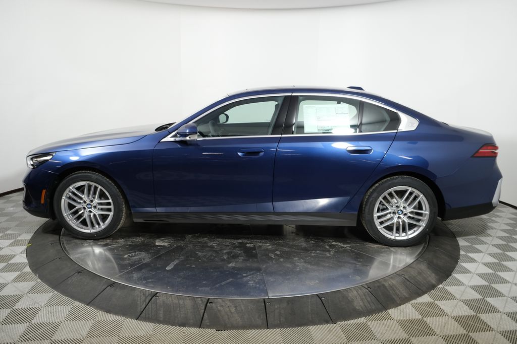 Thumbnail: 2025 BMW 5 Series - 2