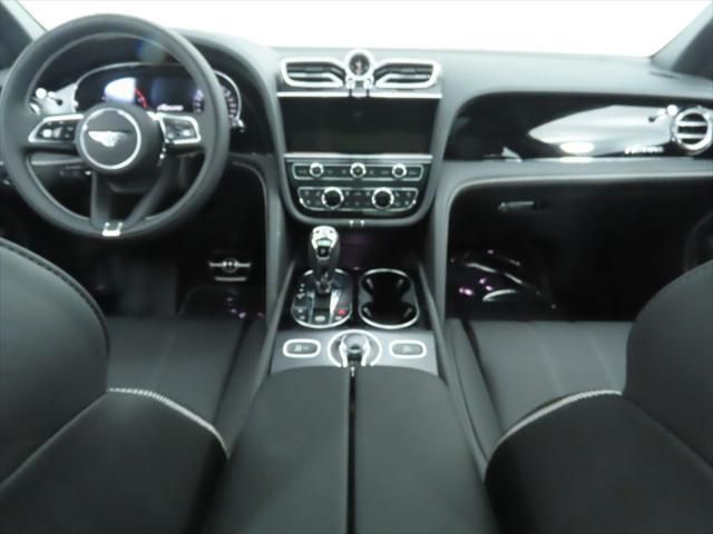 Thumbnail: 2025 Bentley Bentayga - 13