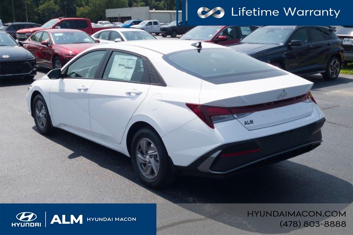 New 2026 White Hyundai SE image 10