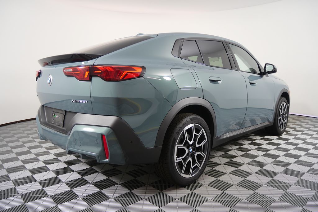 Thumbnail: 2024 BMW X2 - 3