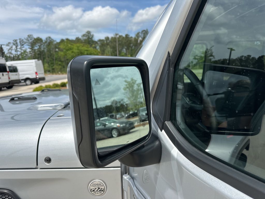 2023 Silver Zynith Clearcoat Jeep Wrangler Sahara 4X4 SUV