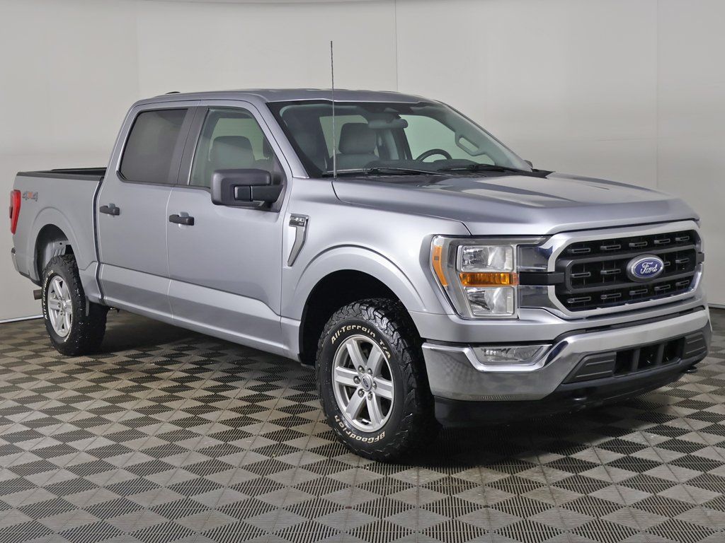 Used 2022 Silver Ford XLT image 2