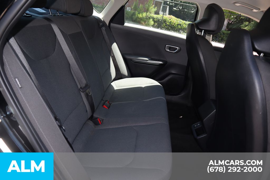 Used 2025 Black Kia LXS image 21