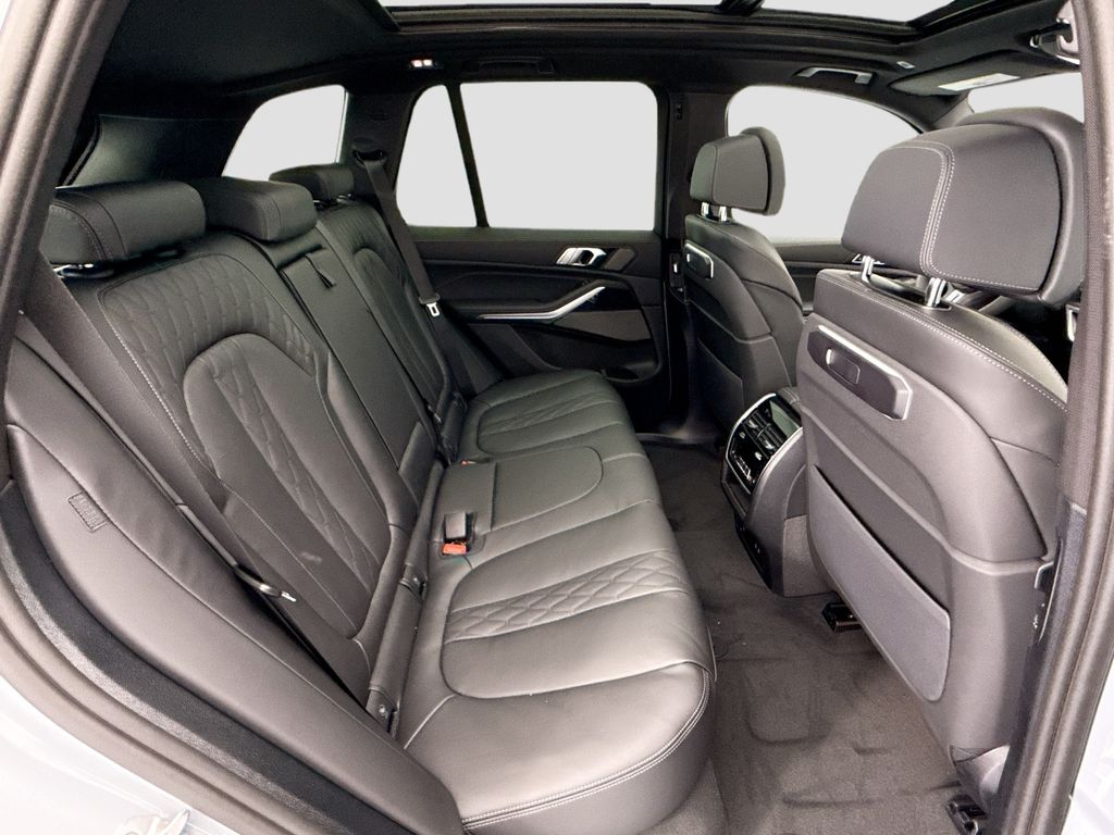 Thumbnail: 2026 BMW X5 - 21