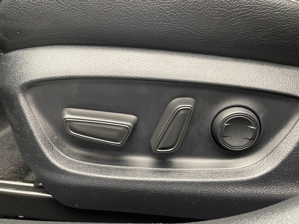 Thumbnail: 2023 Toyota Camry - 14