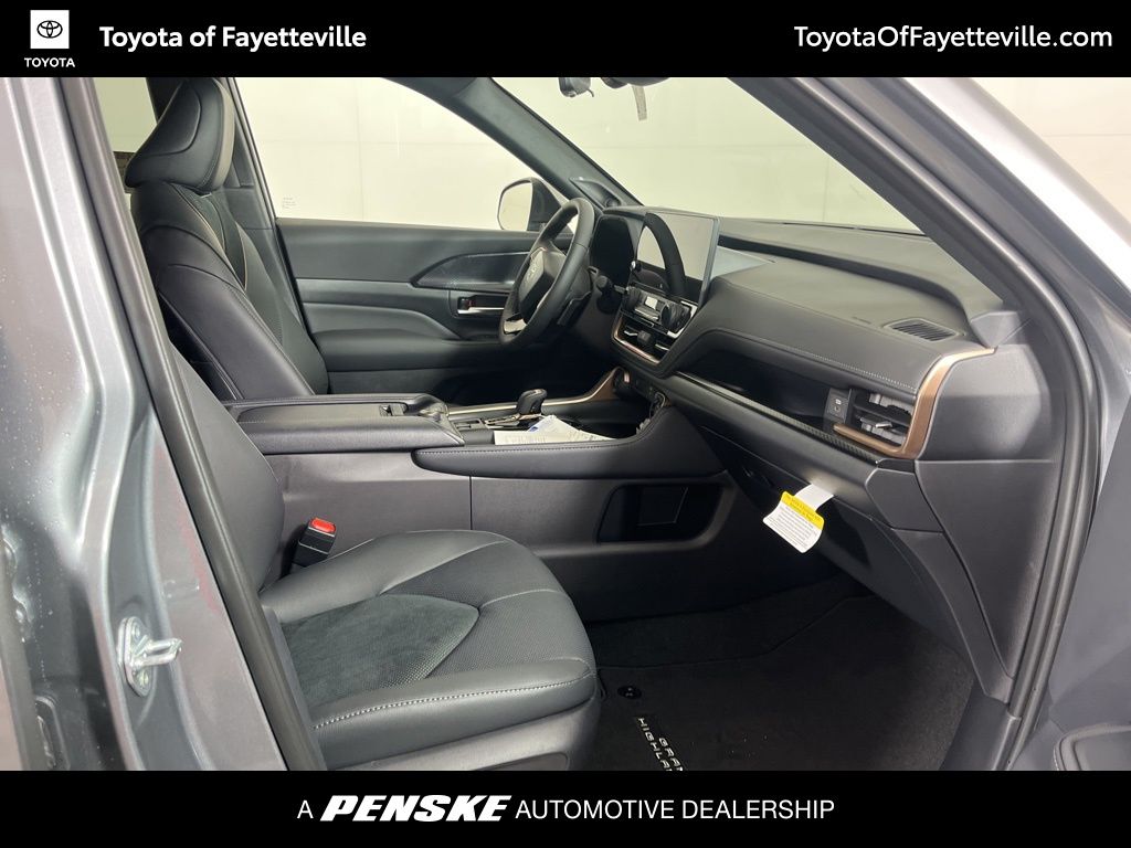 Thumbnail: 2026 Toyota Grand Highlander - 8