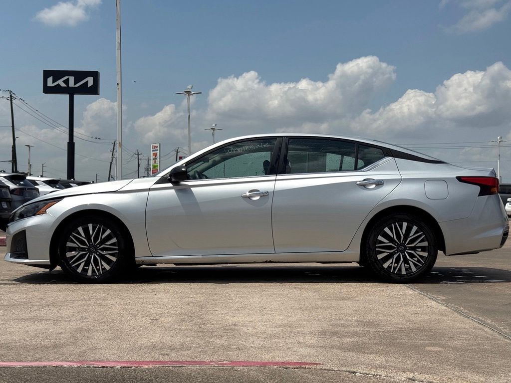 2024 Nissan Altima 2.5 SV - 11
