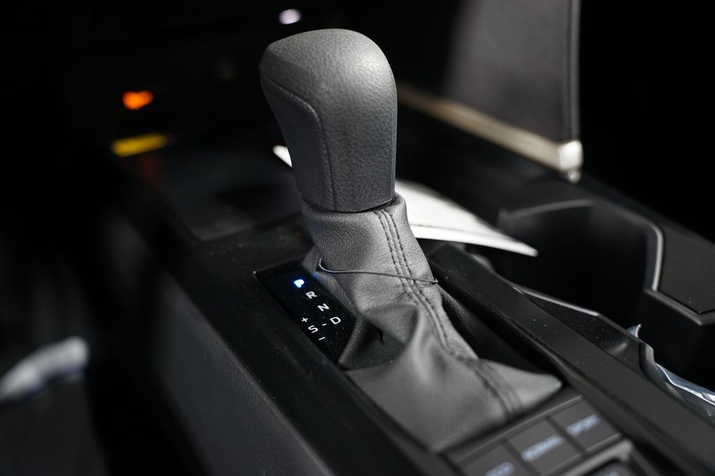 2025 Toyota Camry LE 21