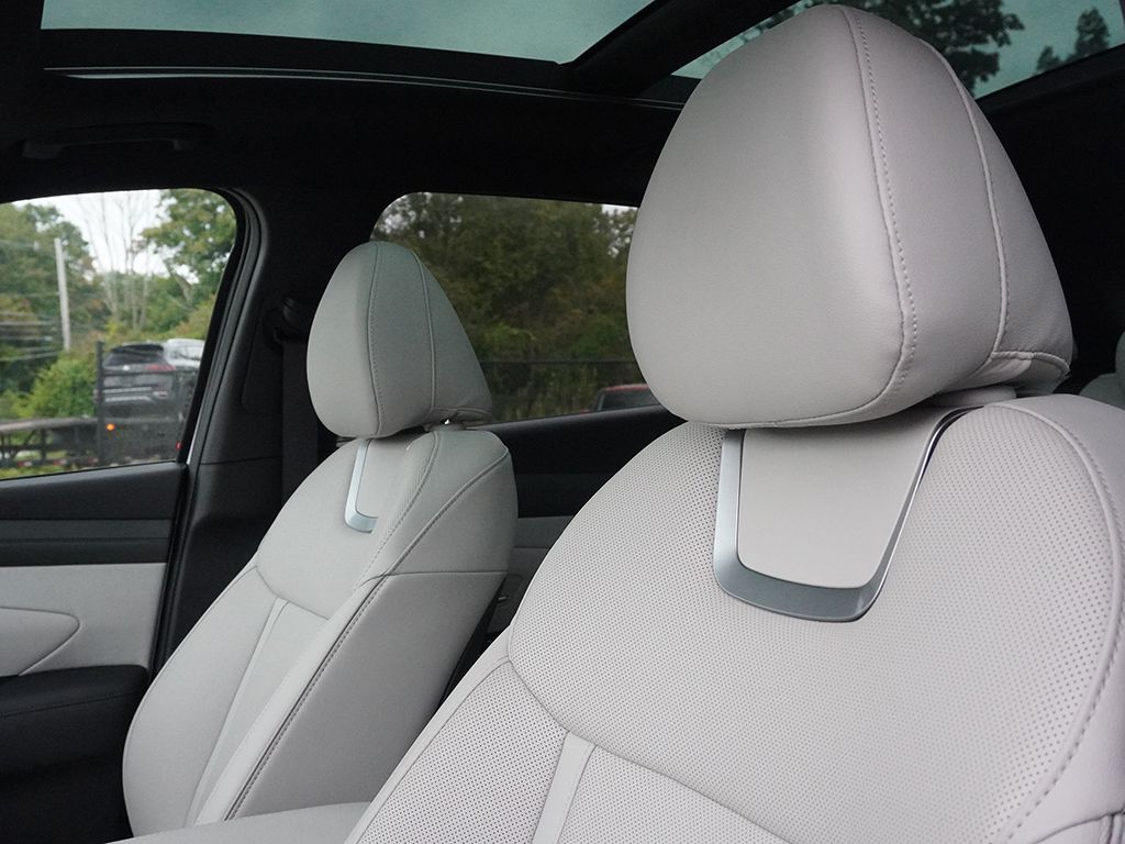 Used 2025 White Hyundai Limited image 32