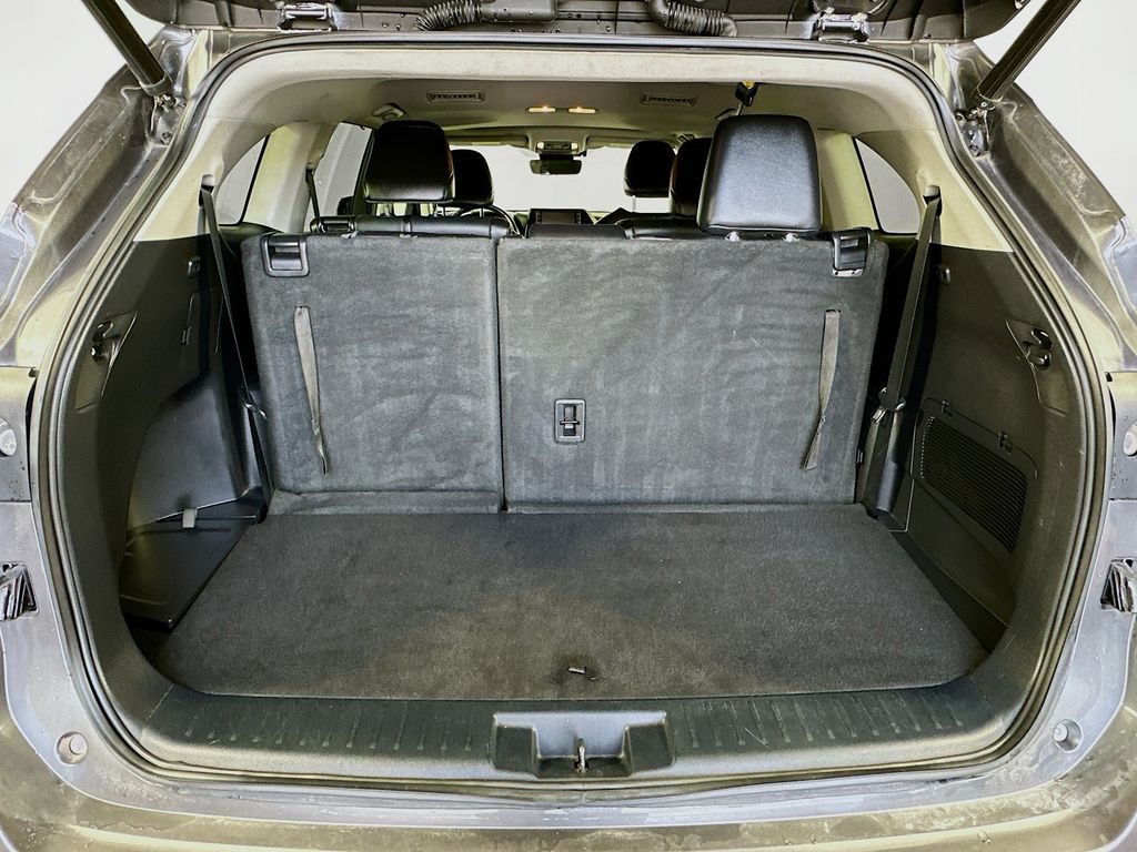 Thumbnail: 2021 Toyota Highlander - 26