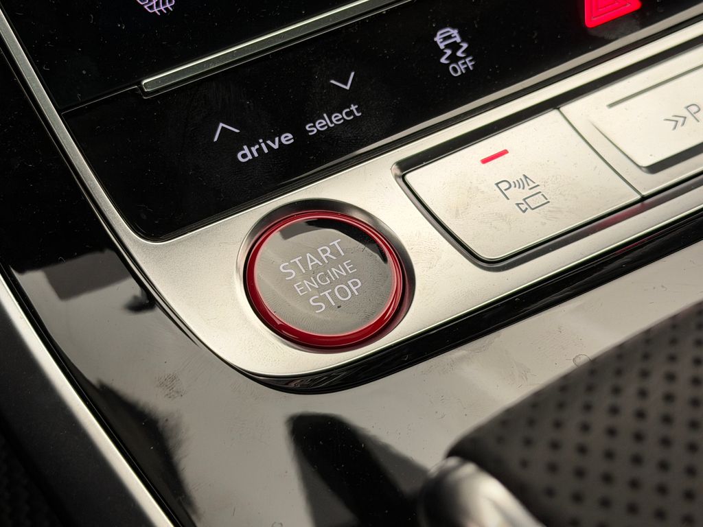Thumbnail: 2026 Audi SQ8 - 27