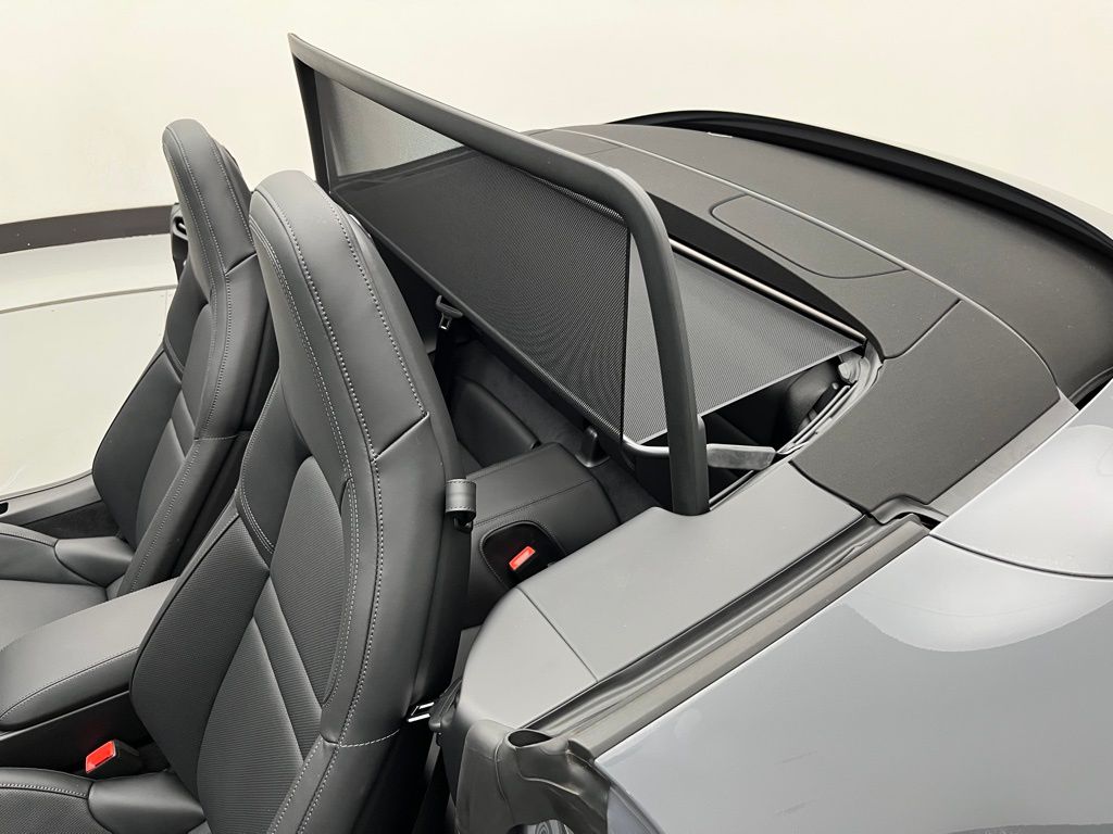 Thumbnail: 2025 Porsche 911 - 26