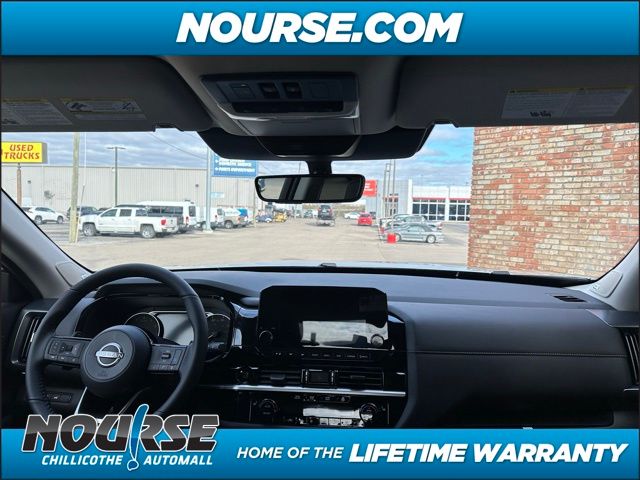 2025 Nissan Pathfinder SL photo