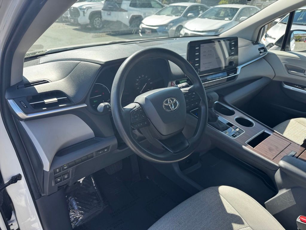 Used 2024 Toyota Sienna Van
