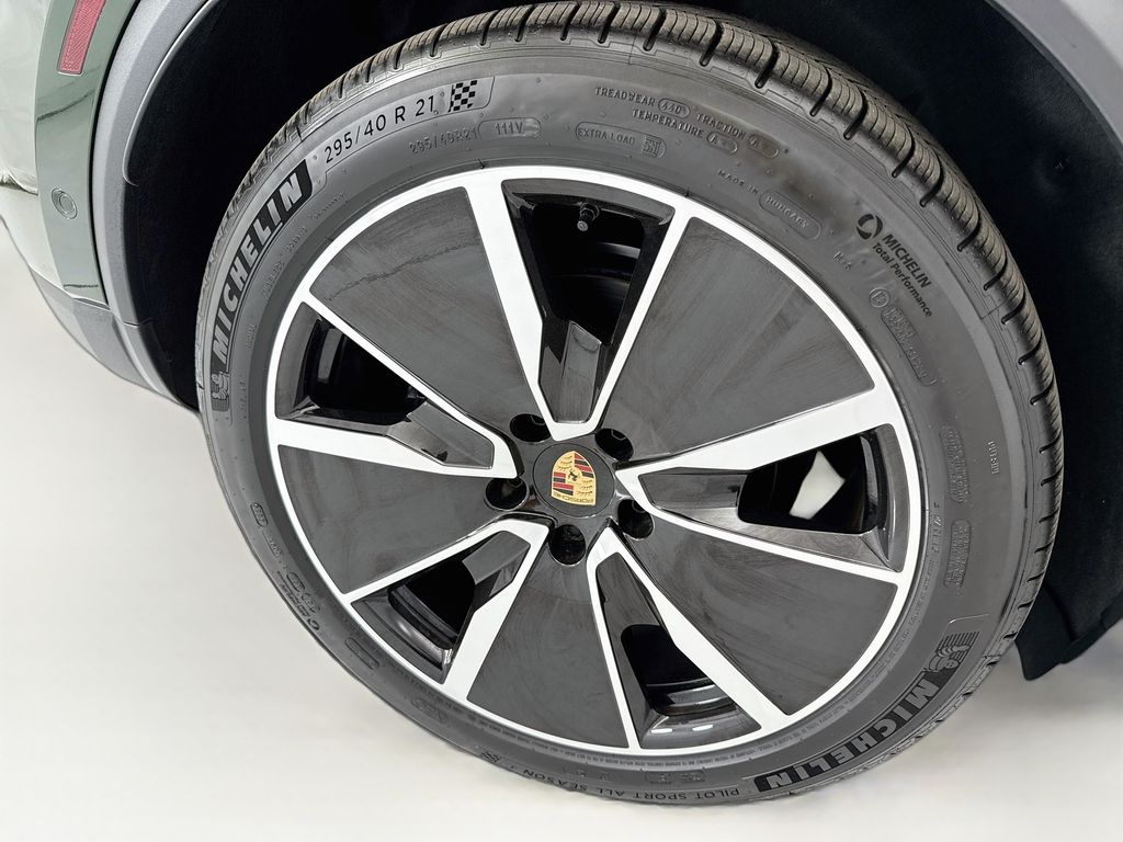 New 2026 Green Porsche  image 33