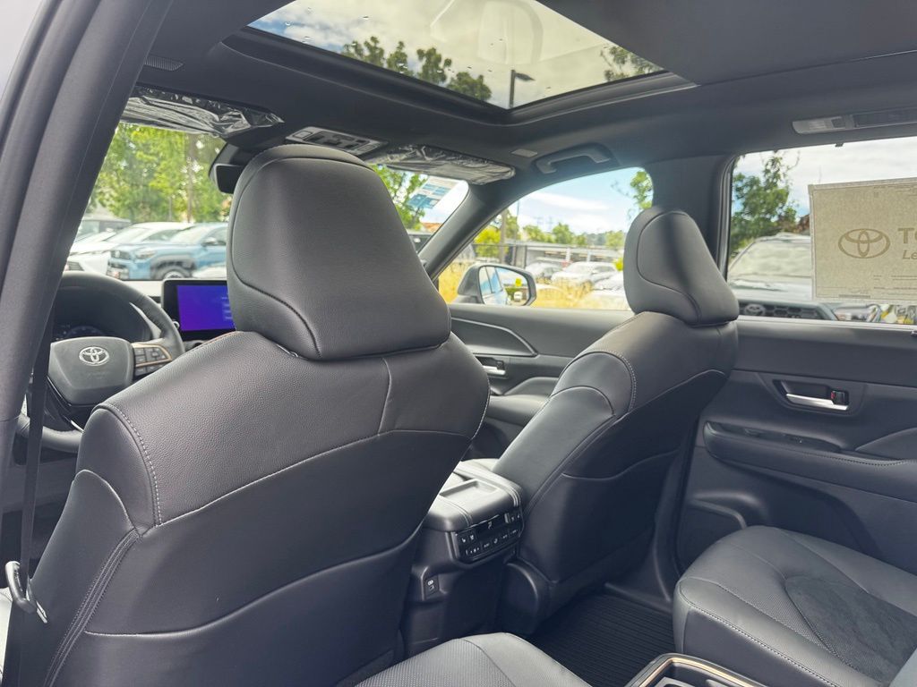 New 2026 Toyota Grand Highlander Hybrid SUV