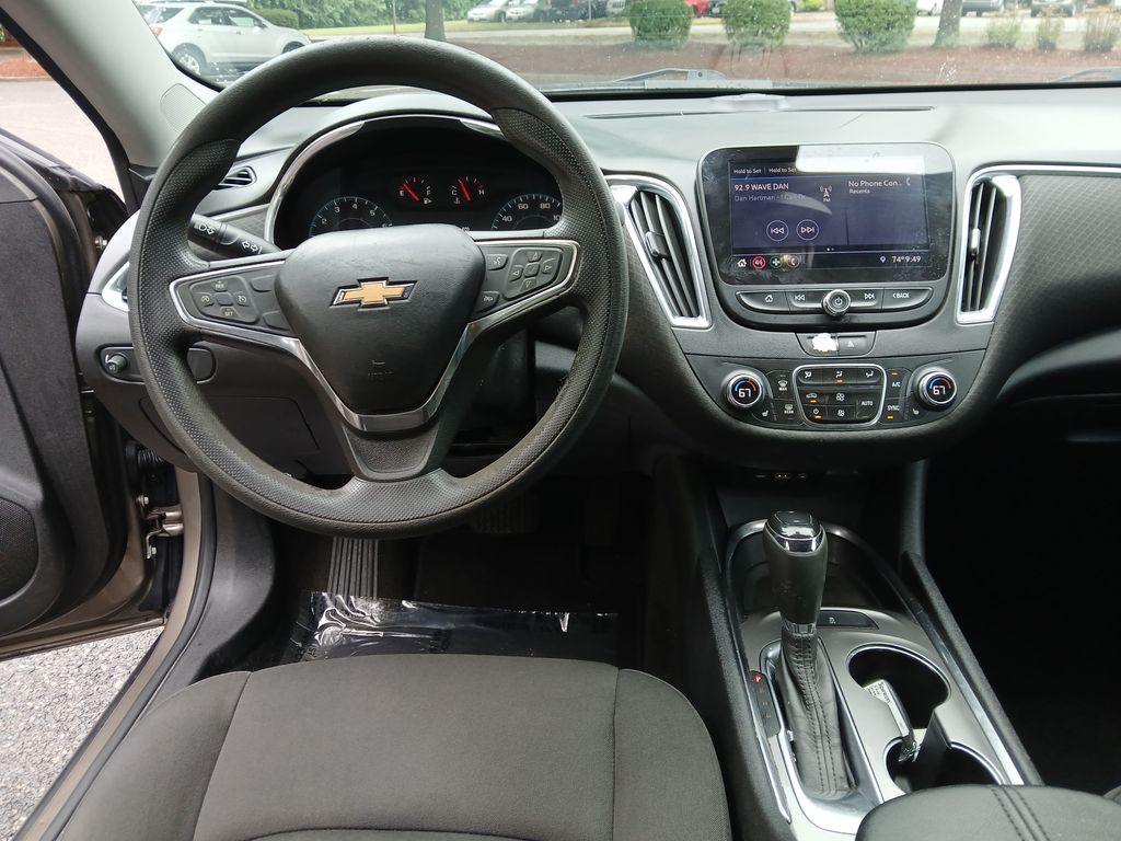 Used 2020 Gray Chevrolet LT image 14