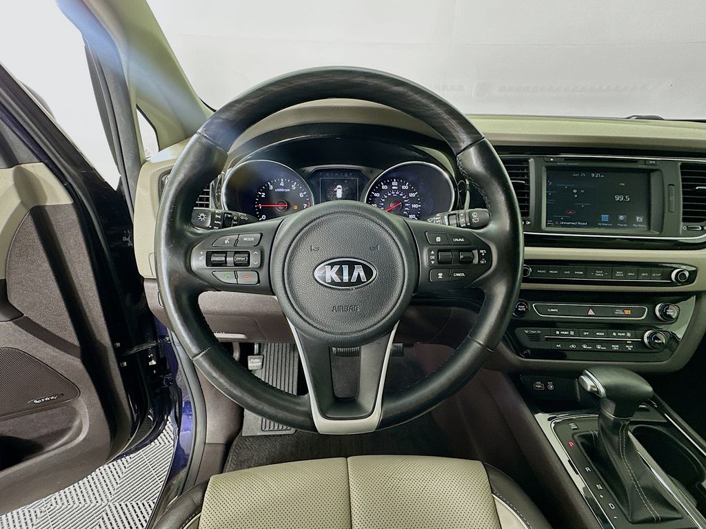 Thumbnail: 2018 Kia Sedona - 11