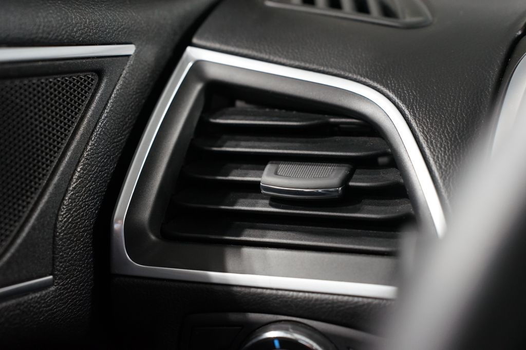 Thumbnail: 2016 Ford Edge - 27