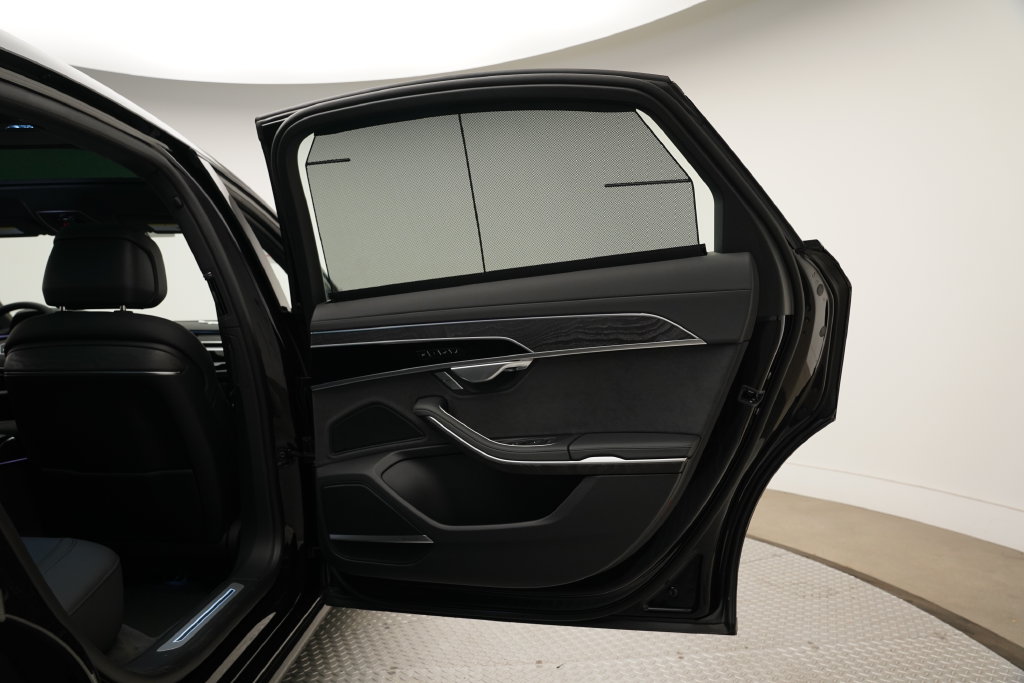 Thumbnail: 2027 Audi A8 - 32