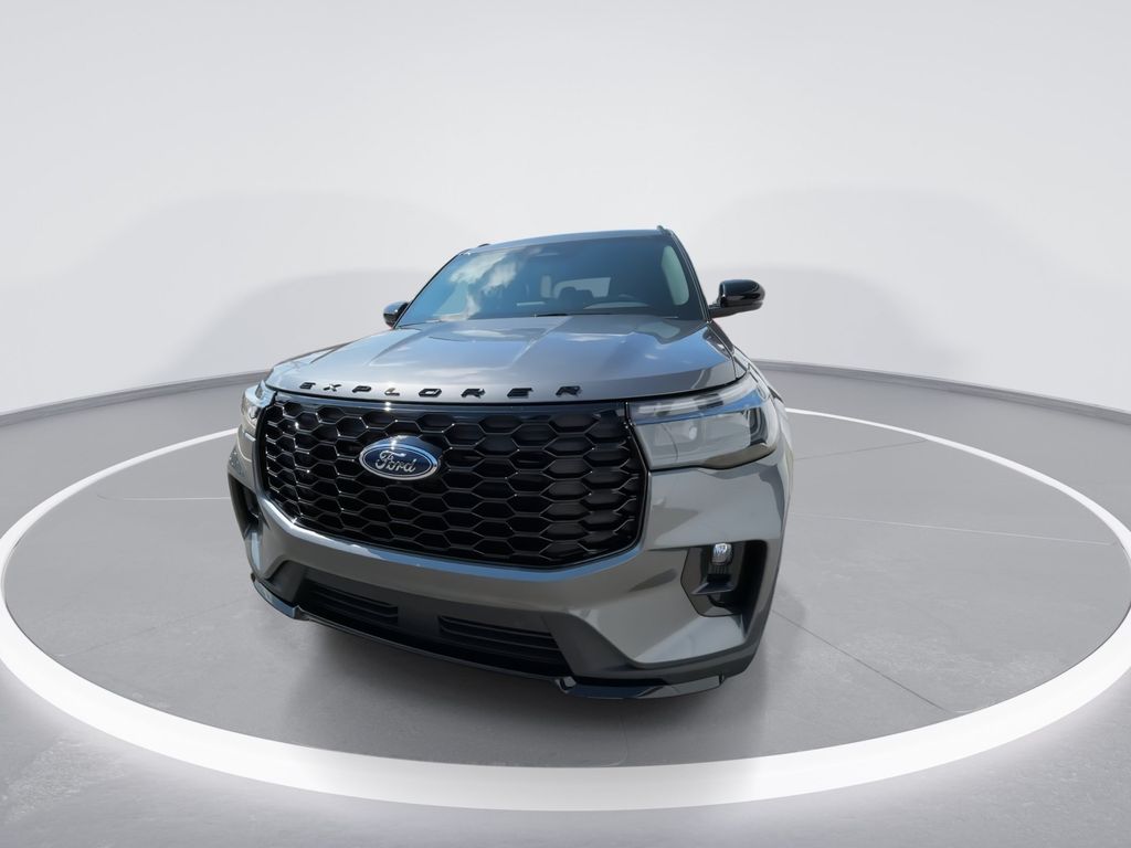 New 2026 Carbonized Gray Metallic Ford ST-Line image 3