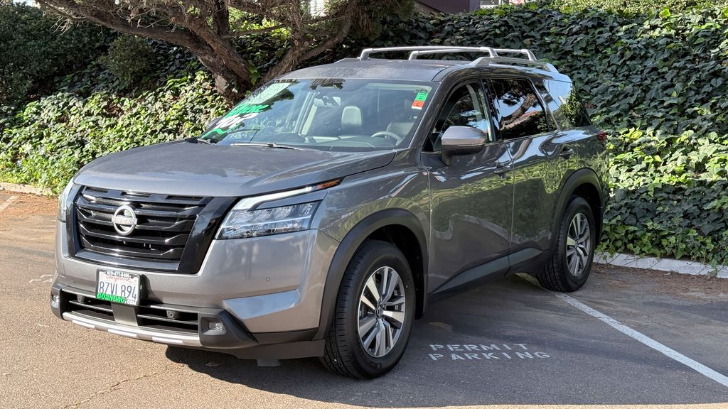 Used 2022 Nissan Pathfinder SL 4D Sport Utility
