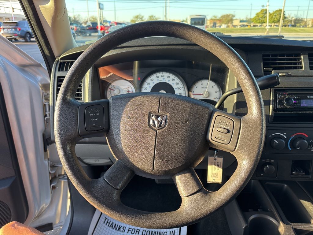 2011 Dodge Dakota SXT SLT photo 14