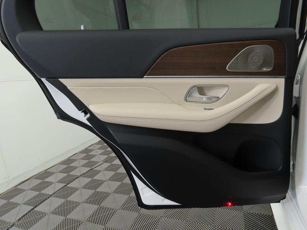 Thumbnail: 2026 Mercedes-Benz GLE - 25