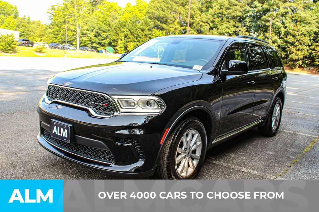 Used 2023 Black Dodge SXT image 3