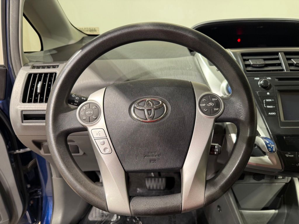 Thumbnail: 2012 Toyota Prius v - 21