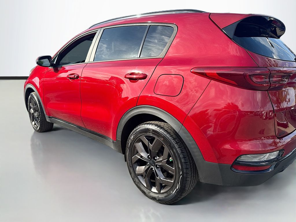 Used 2022 Red Kia Nightfall image 5