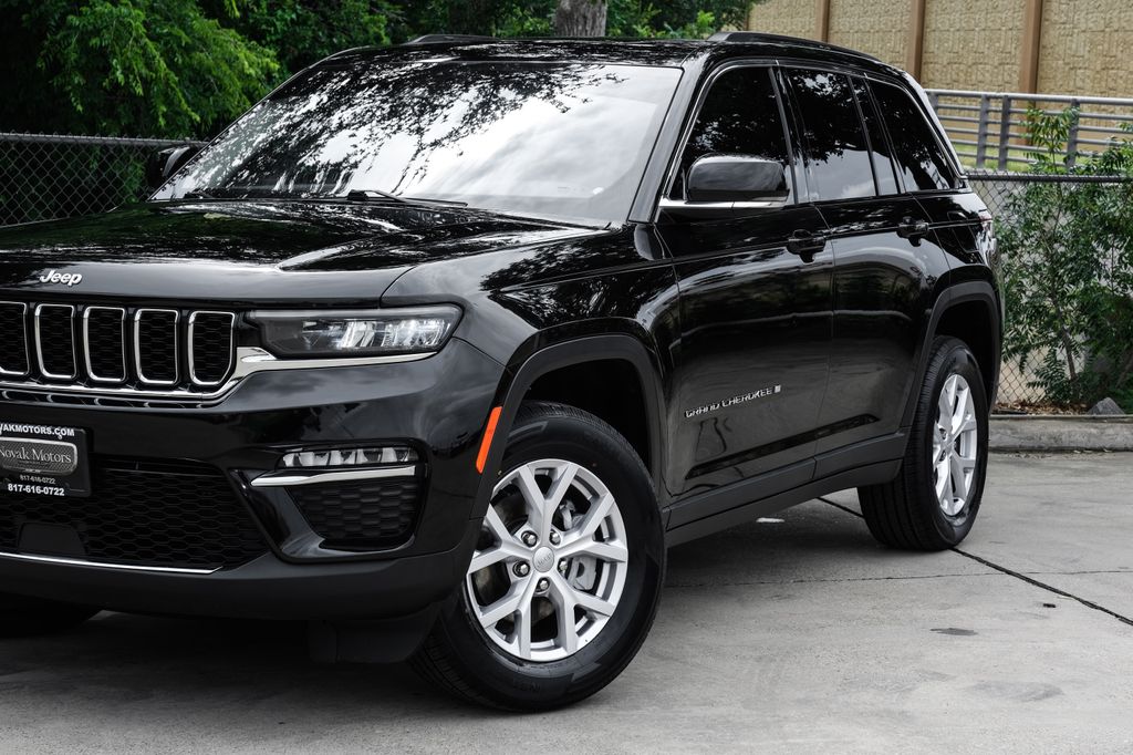 used 2022 Jeep Grand Cherokee car, priced at $29,300